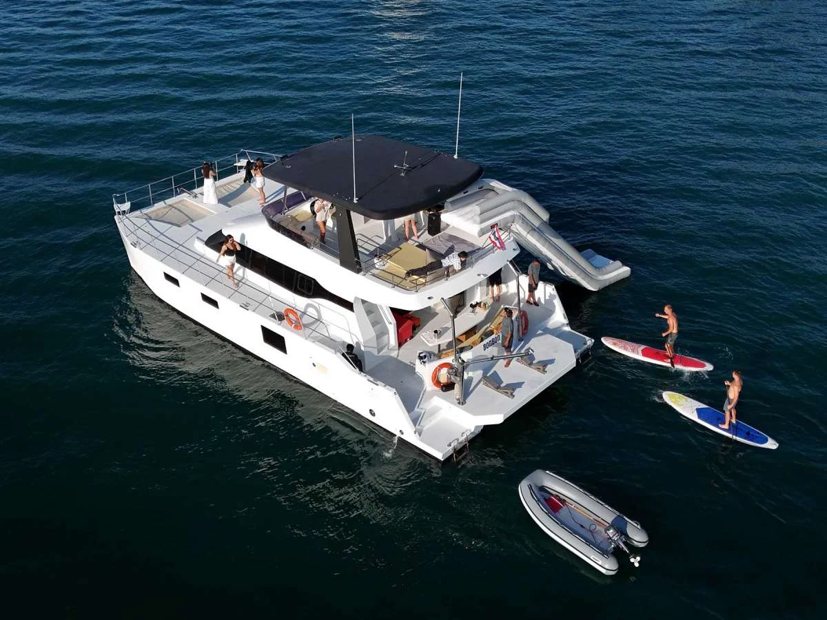 Power Catamaran 52ft — 1