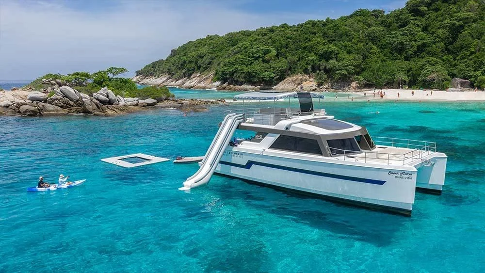 Power Catamaran 53ft — 2