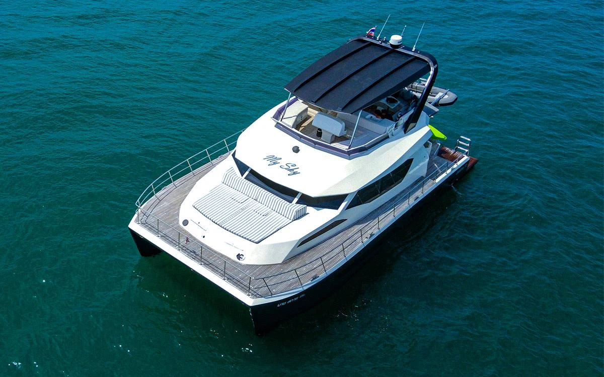 Power Catamaran 53ft — 1